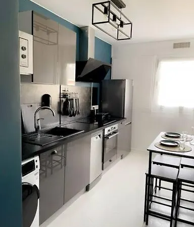Hibiscus : T2 Apartment Melun